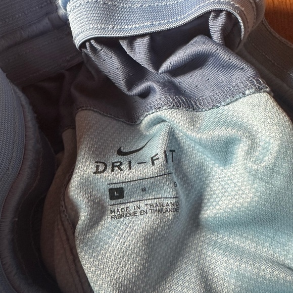 Nike shorts - Picture 2 of 2